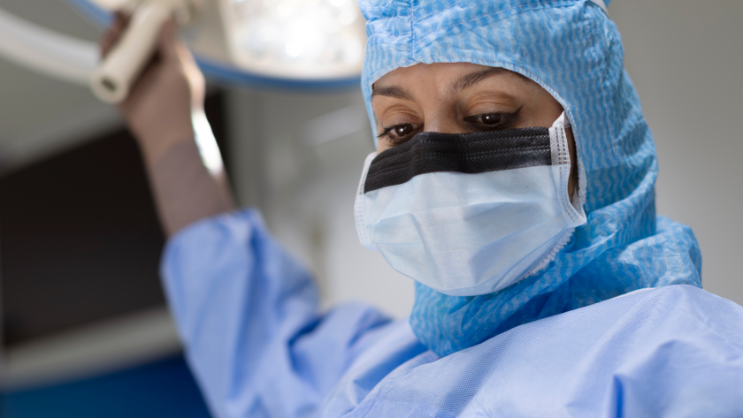 Leikkaussalissa HUSissa töissä