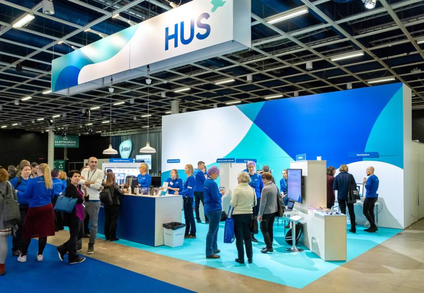 HUSin messuosasto ja siellä vierailevia ihmisiä 2024