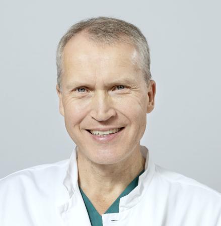 Neurokirurgian linjajohtaja Mika Niemelä