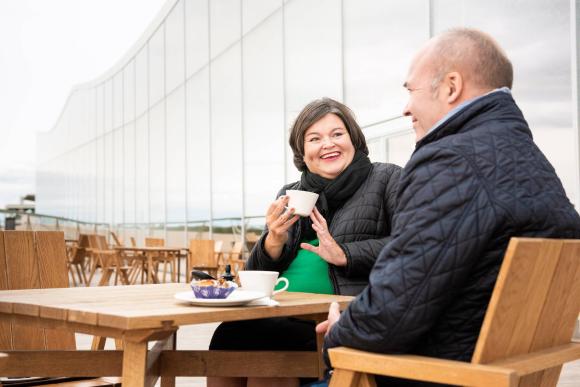 Anna Nyström kahvilla Oodissa