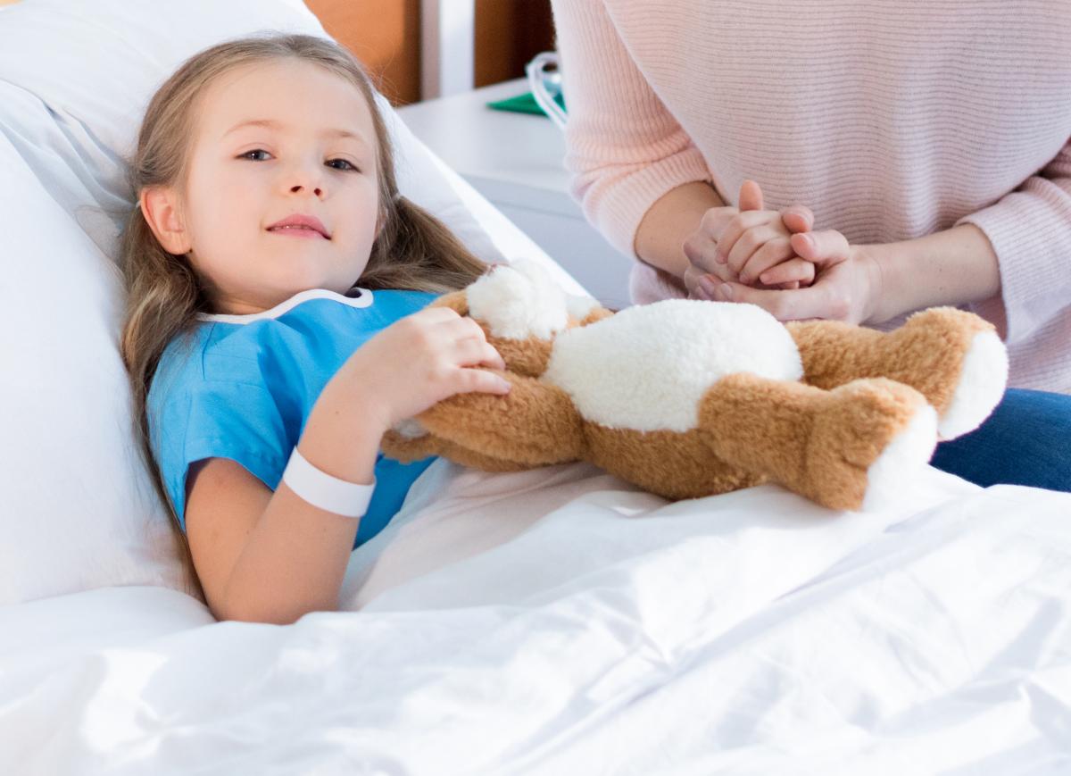 Lapsi ja äiti sairaalassa