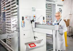 HUS Apteekin lääketoimitus, varastointiautomaatti