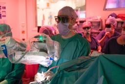 kirurgi leikkaussalissa.