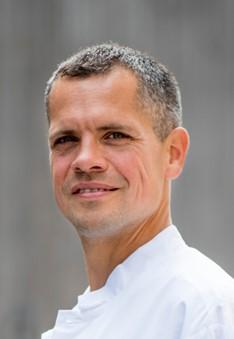 Ville Holmberg, Tulehduskeskus