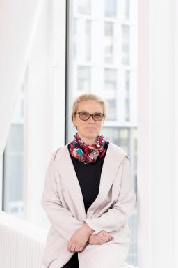 Marian Ahlskog-Karhun henkilökuva