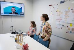 Kehitysvammayksikön tiimipalaveri